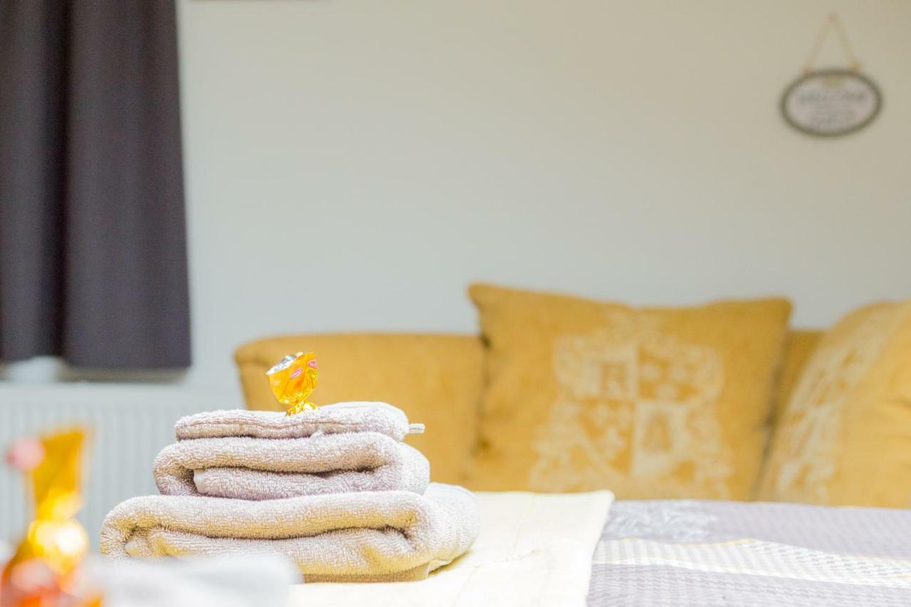 Lenthe Farm Lodge 달프센 외부 사진